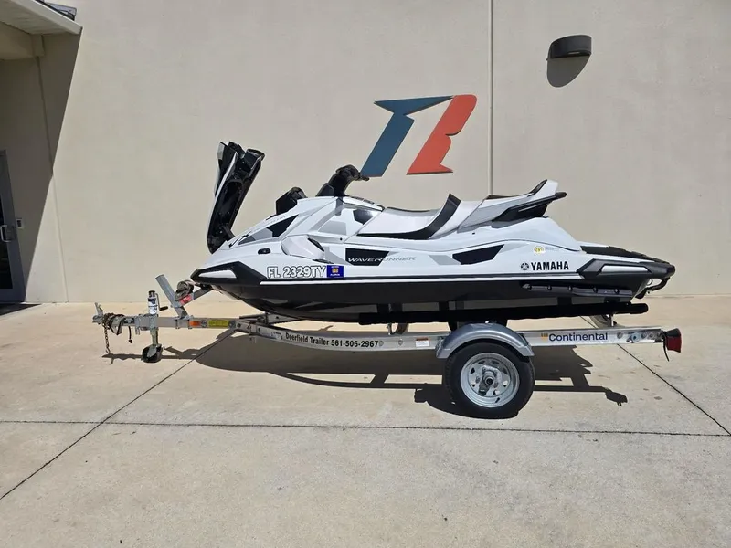 Slide: The Image of Yamaha VX Cruiser® HO with Audio 2024 - 5