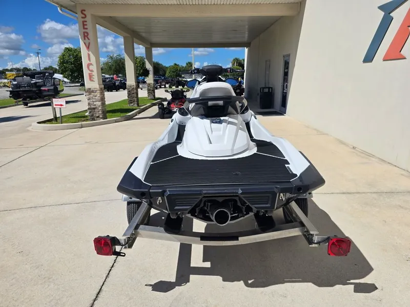 Slide: The Image of Yamaha VX Cruiser® HO with Audio 2024 - 9