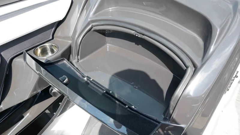 Slide: The Image of Monterey 258SS Super Sport 2026 - 13