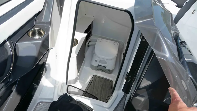 Slide: The Image of Monterey 258SS Super Sport 2026 - 14