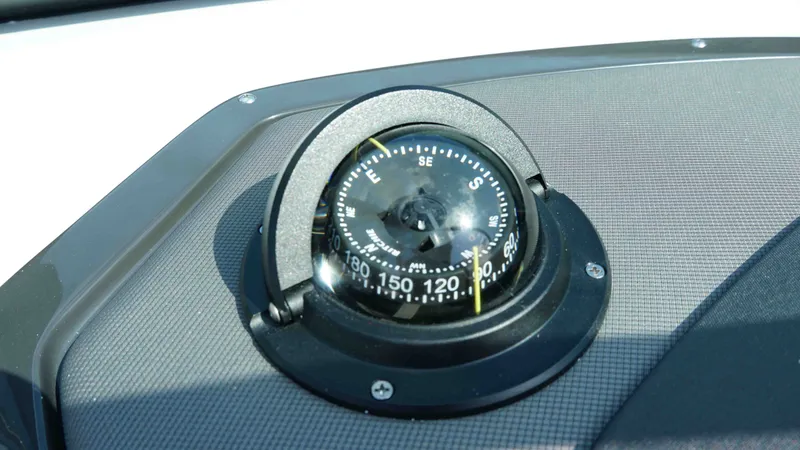 Slide: The Image of Monterey 258SS Super Sport 2026 - 16