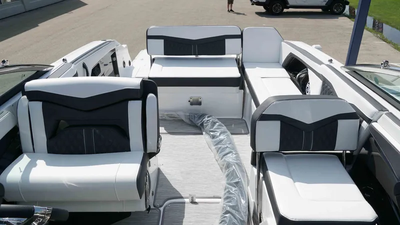 Slide: The Image of Monterey 258SS Super Sport 2026 - 20