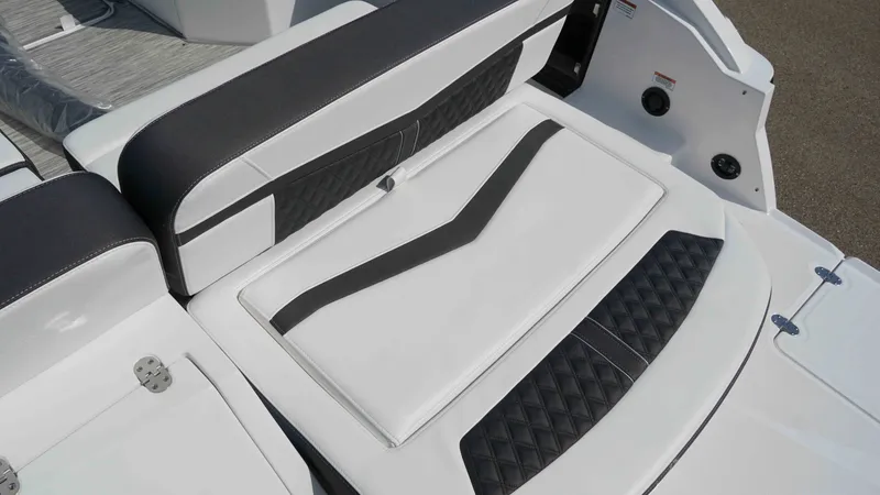 Slide: The Image of Monterey 258SS Super Sport 2026 - 6