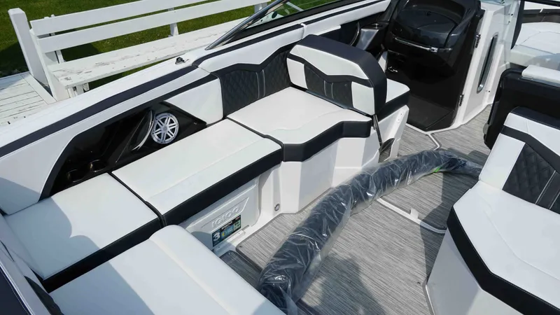 Slide: The Image of Monterey 258SS Super Sport 2026 - 7