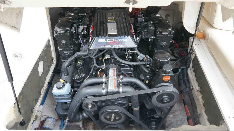 Slide: The Image of Sea Ray 210 Sundeck 1999 - 11