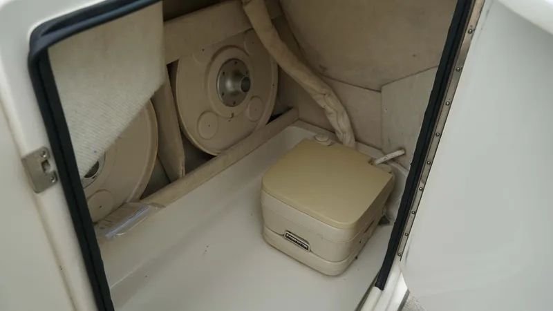 Slide: The Image of Sea Ray 210 Sundeck 1999 - 12