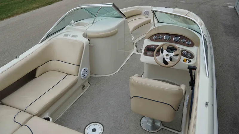 Slide: The Image of Sea Ray 210 Sundeck 1999 - 5