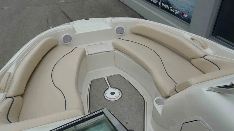 Slide: The Image of Sea Ray 210 Sundeck 1999 - 7