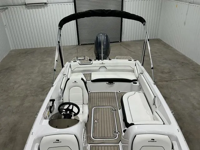 Slide: The Image of Stingray 182 SC 2026 - 18