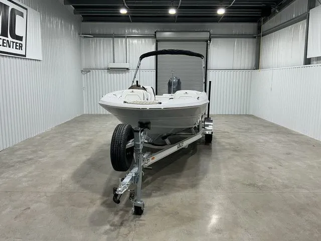 Slide: The Image of Stingray 182 SC 2026 - 2