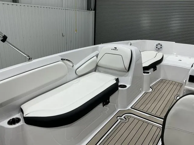 Slide: The Image of Stingray 182 SC 2026 - 20