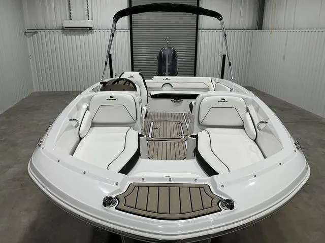 Slide: The Image of Stingray 182 SC 2026 - 4