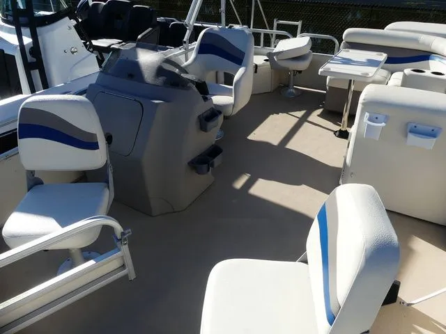 Slide: The Image of Sweetwater SW 186 F 2013 - 7