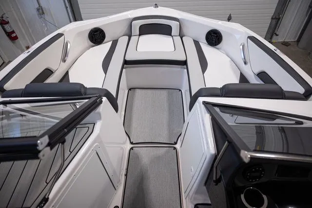 Slide: The Image of Yamaha SX195 2025 - 12