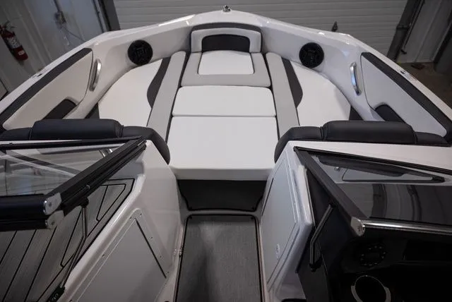 Slide: The Image of Yamaha SX195 2025 - 13