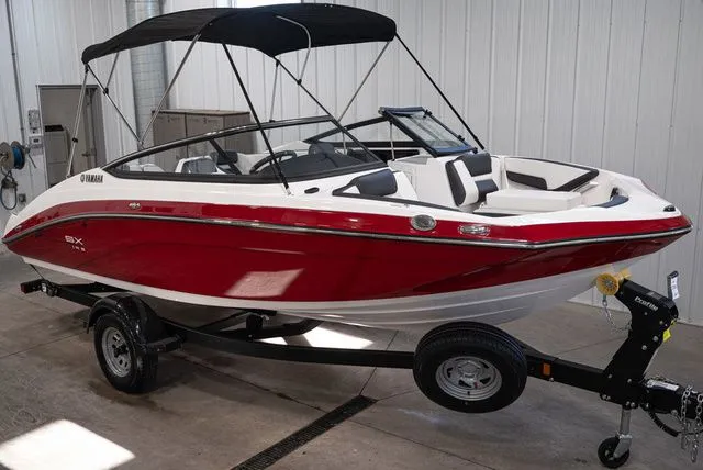 Slide: The Image of Yamaha SX195 2025 - 2