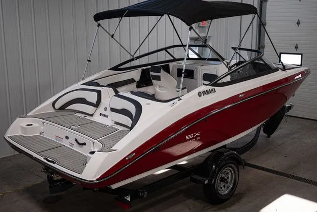 Slide: The Image of Yamaha SX195 2025 - 3