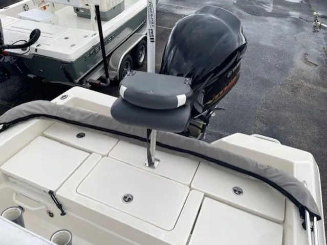 Slide: The Image of Skeeter SX2250 2019 - 10