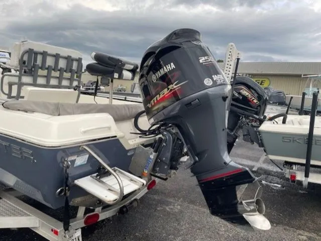 Slide: The Image of Skeeter SX2250 2019 - 13