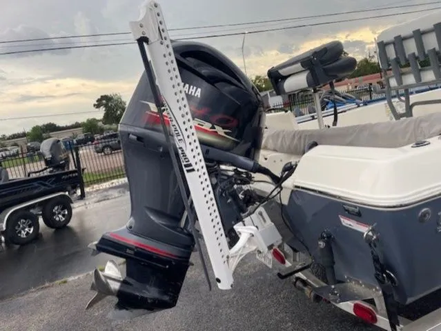 Slide: The Image of Skeeter SX2250 2019 - 15