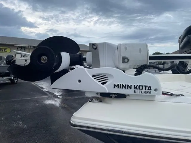 Slide: The Image of Skeeter SX2250 2019 - 3