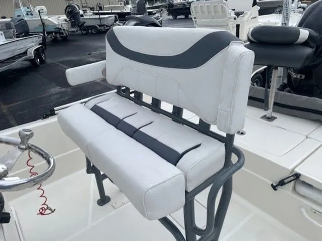 Slide: The Image of Skeeter SX2250 2019 - 9