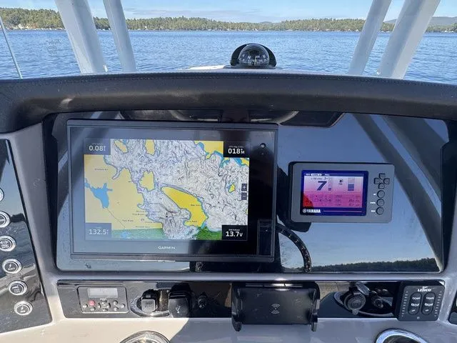 Slide: The Image of Robalo R230 Center Console 2022 - 22