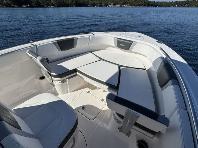 Slide: The Image of Robalo R230 Center Console 2022 - 28