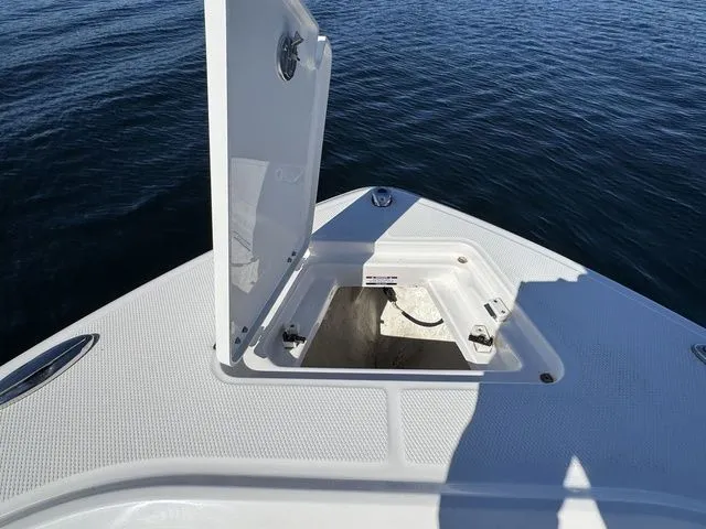Slide: The Image of Robalo R230 Center Console 2022 - 29