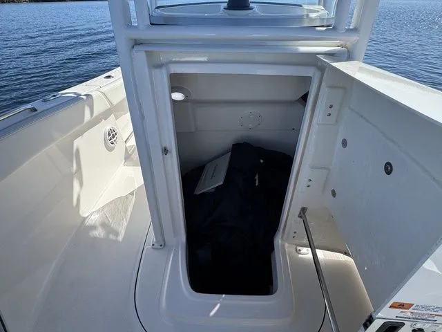 Slide: The Image of Robalo R230 Center Console 2022 - 31
