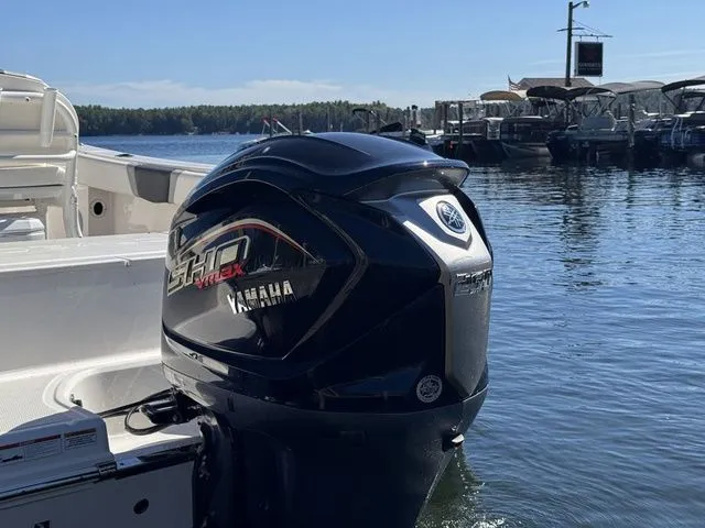 Slide: The Image of Robalo R230 Center Console 2022 - 35