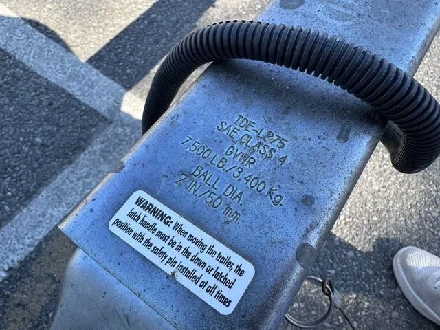 Slide: The Image of Robalo R230 Center Console 2022 - 39