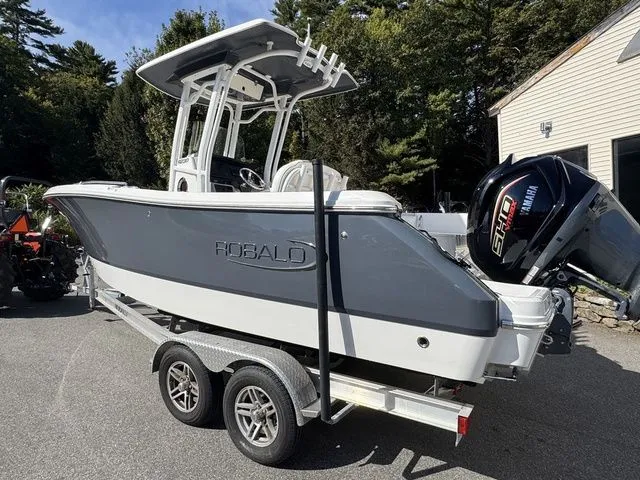 Slide: The Image of Robalo R230 Center Console 2022 - 4
