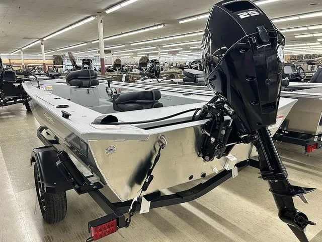 Slide: The Image of Lowe Skorpion SS 2026 - 9