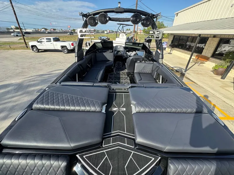 Slide: The Image of Tigé Z3 2024 - 10