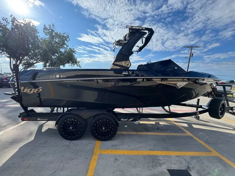 Slide: The Image of Tigé Z3 2024 - 6