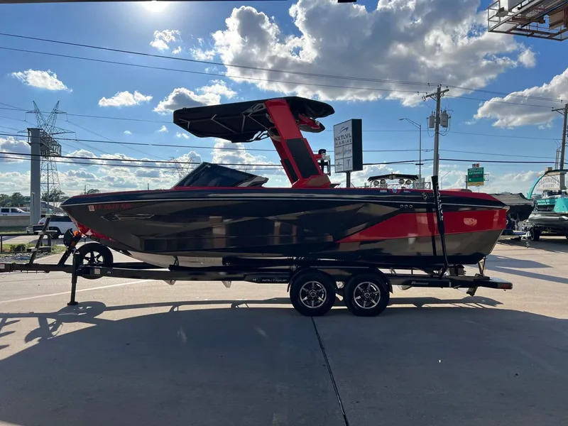 Slide: The Image of Nautique G25 2022 - 11