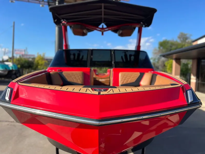 Slide: The Image of Nautique G25 2022 - 26