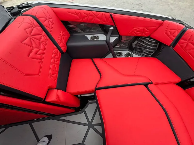 Slide: The Image of Nautique Super Air Nautique G23 Paragon 2025 - 18