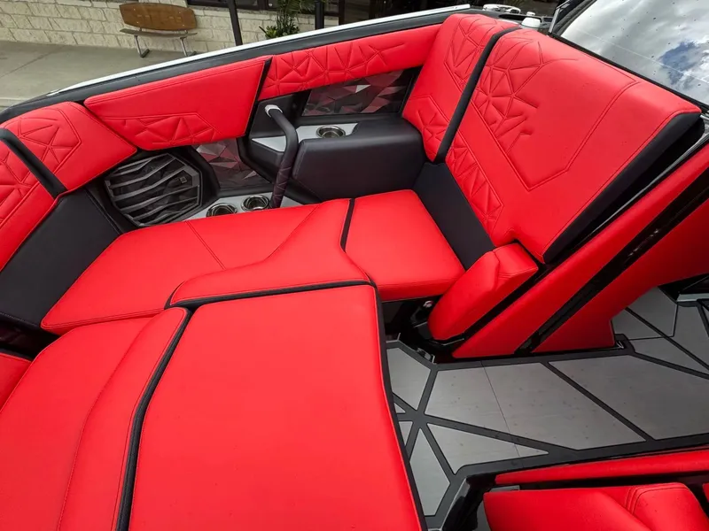 Slide: The Image of Nautique Super Air Nautique G23 Paragon 2025 - 20