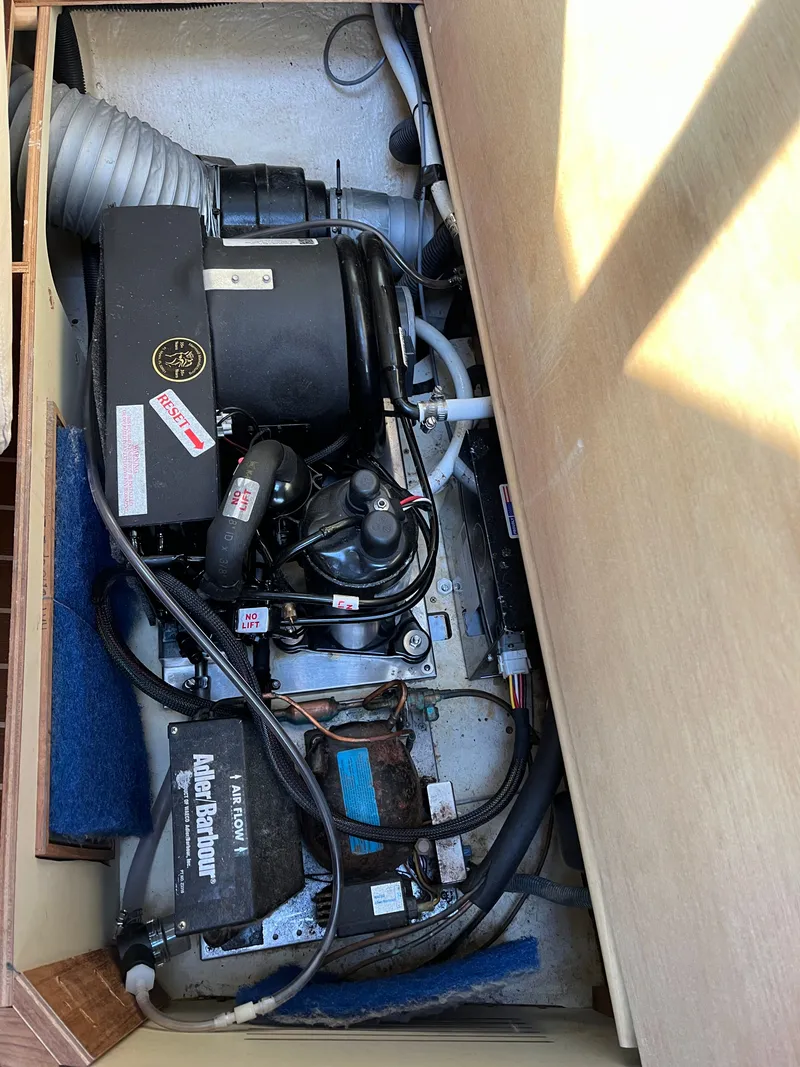 Slide: The Image of Hunter 356 2003 - 24