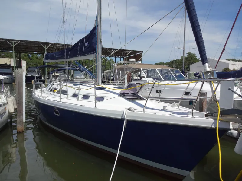 The Image of Catalina 380 2000 - 0