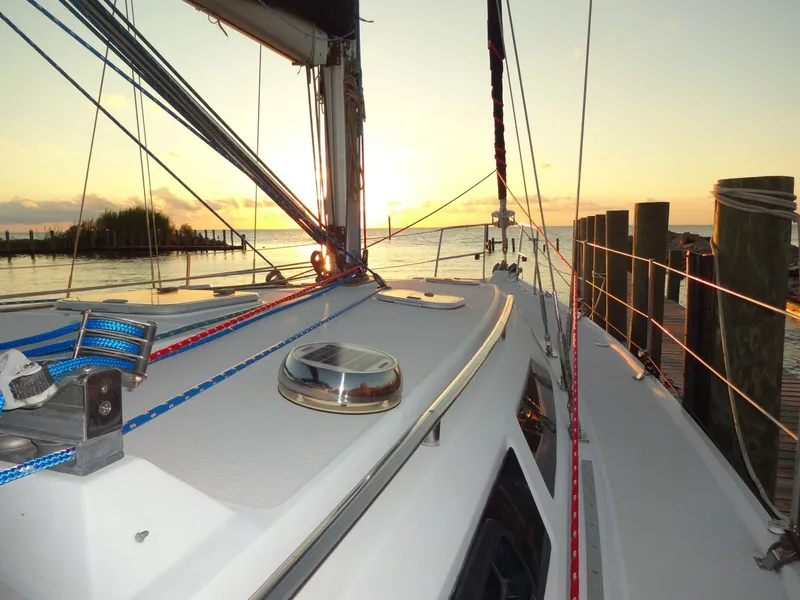 Slide: The Image of Catalina 380 2000 - 10