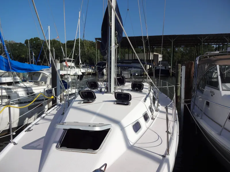 Slide: The Image of Catalina 380 2000 - 24