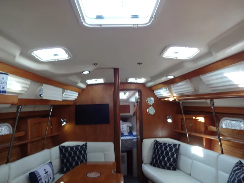 Slide: The Image of Catalina 380 2000 - 32