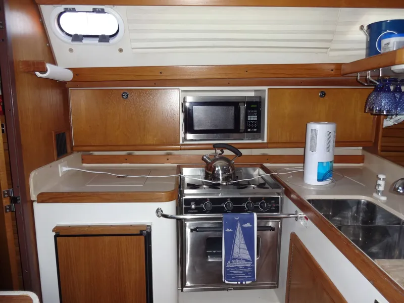 Slide: The Image of Catalina 380 2000 - 41