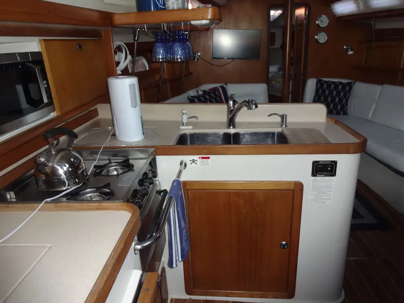 Slide: The Image of Catalina 380 2000 - 42