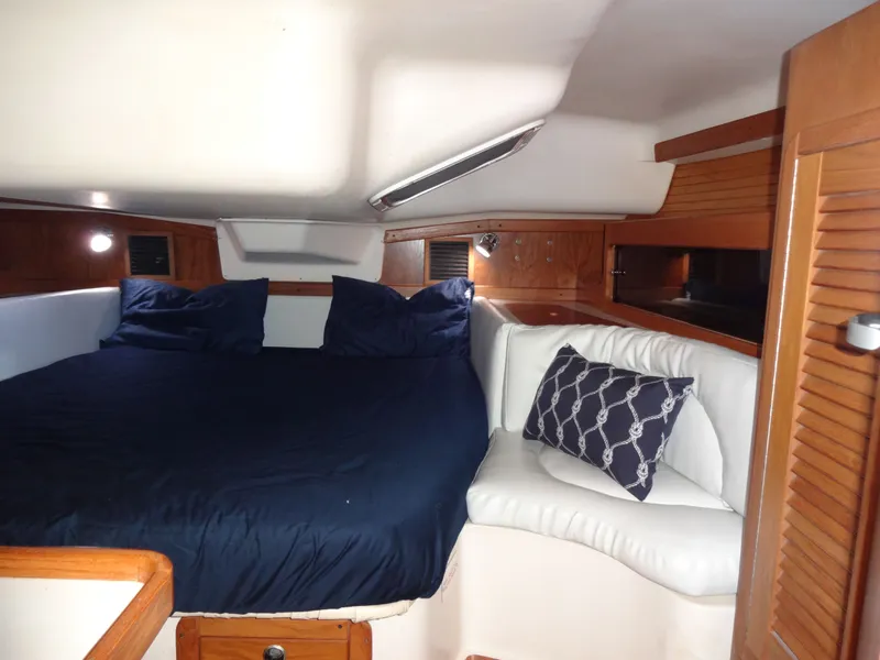 Slide: The Image of Catalina 380 2000 - 53