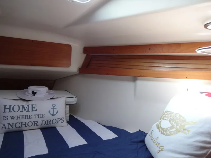 Slide: The Image of Catalina 380 2000 - 60