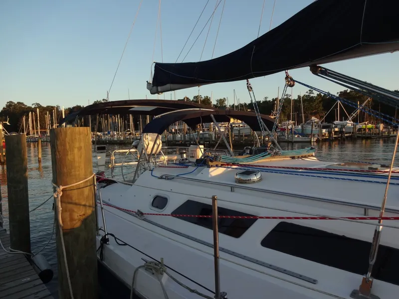 Slide: The Image of Catalina 380 2000 - 8